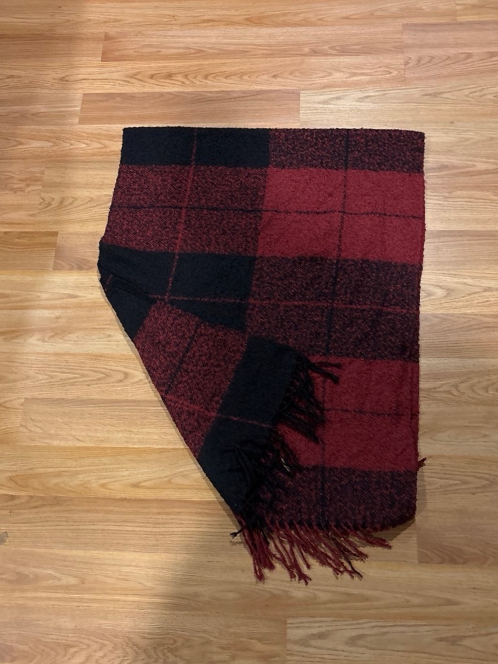 Cozy Plaid Scarf - Red and Black